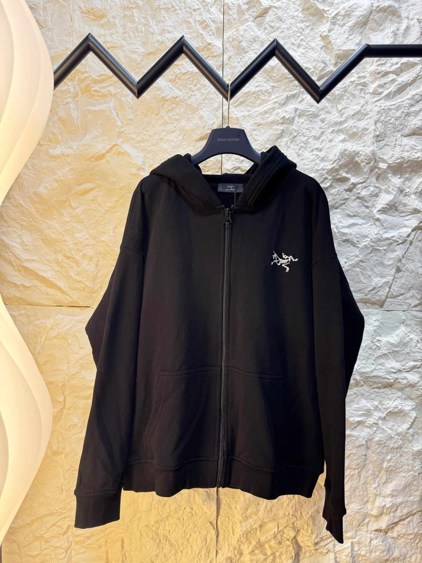 190 Arc'teryx g （ ） Quality Premium Quality Color：Black White Size：M/L/XL/XXL M L XL XXL 120 124 128 132 69 71 73 75 62 64 66 68 54 55 56 57 （ ： 1～3 cm ）